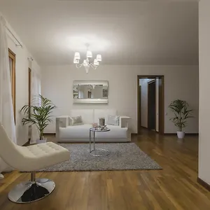 https://benedetto-marcello.hotelslidodijesolo.com